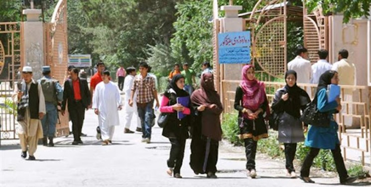 طالبان  تحصیل زنان و مردان در دانشگاه ادامه خواهد یافت