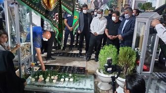 ماجرای سفره عقد در مزار سردار سلیمانی