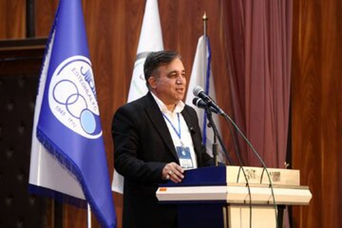 هاکی استقلال توسط علی تاجرنیا کلید خورد