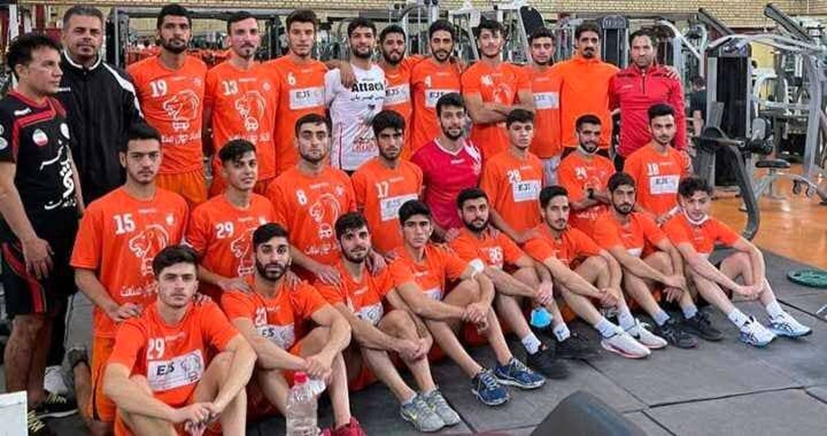 دروازه بان پرسپولیس بیهوش شد