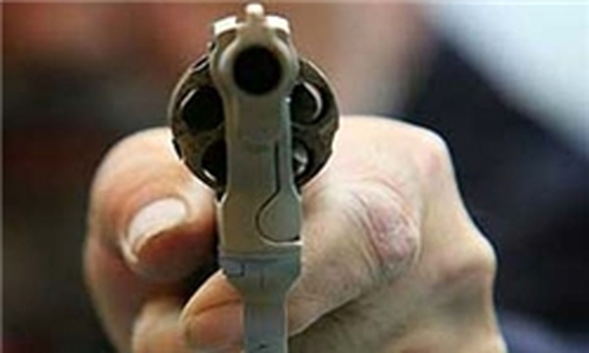 حمله یک فرد با اسلحه شکاری به هیئت عزاداری 