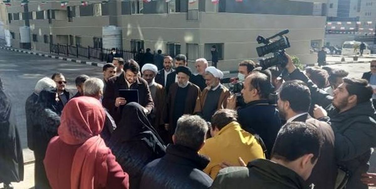 تحویل کلید مسکن مهر به متقاضیان توسط رئیس جمهور
