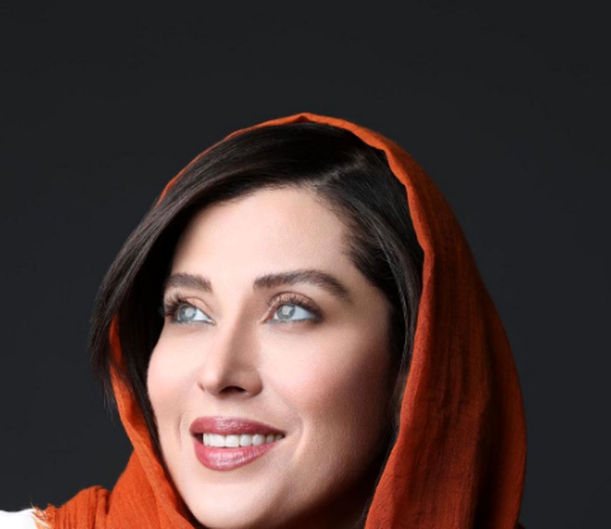 نیمرخ زیبای مهتاب کرامتی /عکس
