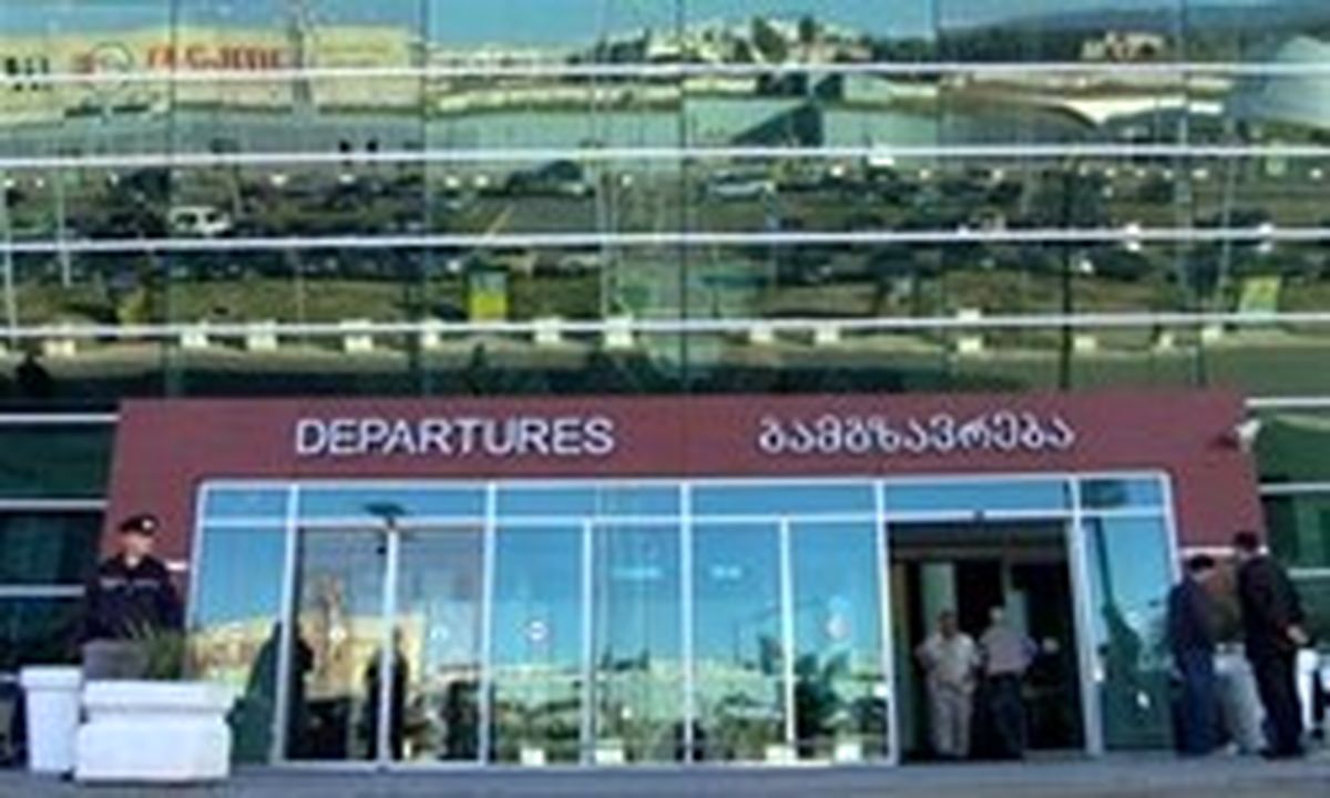 وزارت خارجه درباره ماجرای فرودگاه تفلیس قاطعیت بیشتری نشان دهد