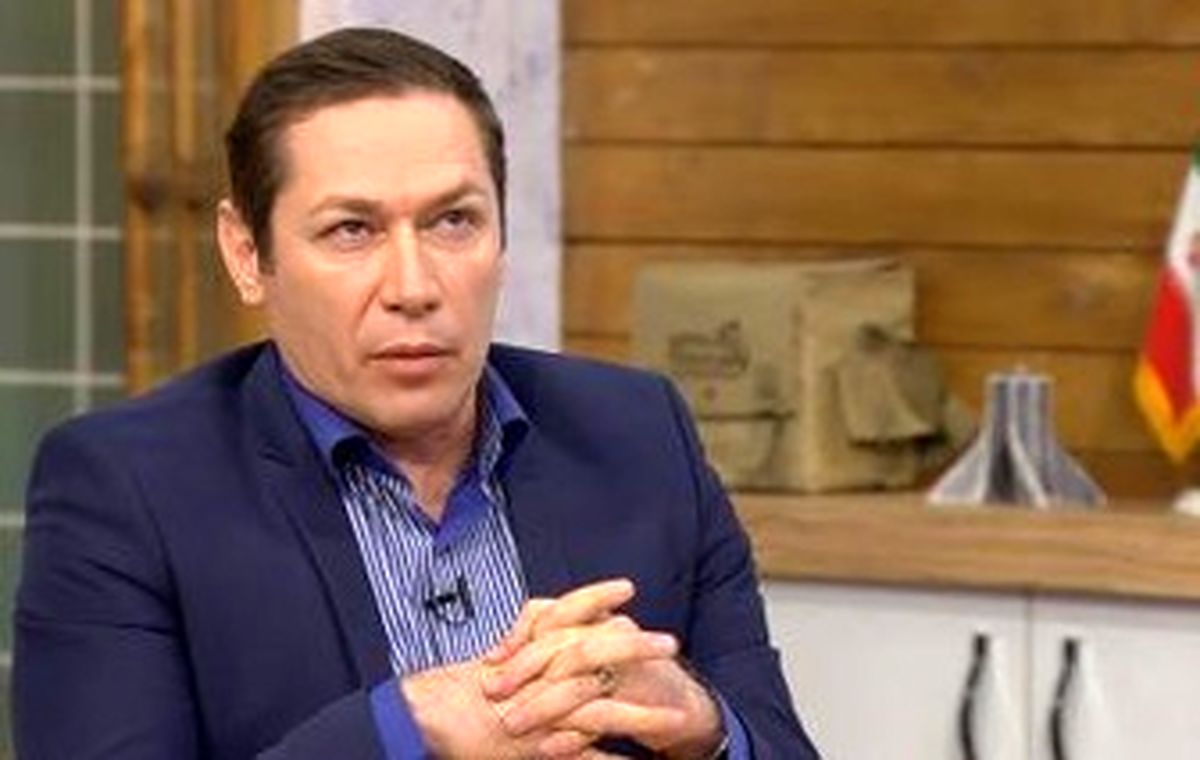 ماسک زدن به سبک مجری شبکه خبر/ عکس