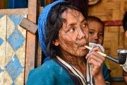 آرایش دردناک زنان این سرزمین/گزارش تصویری