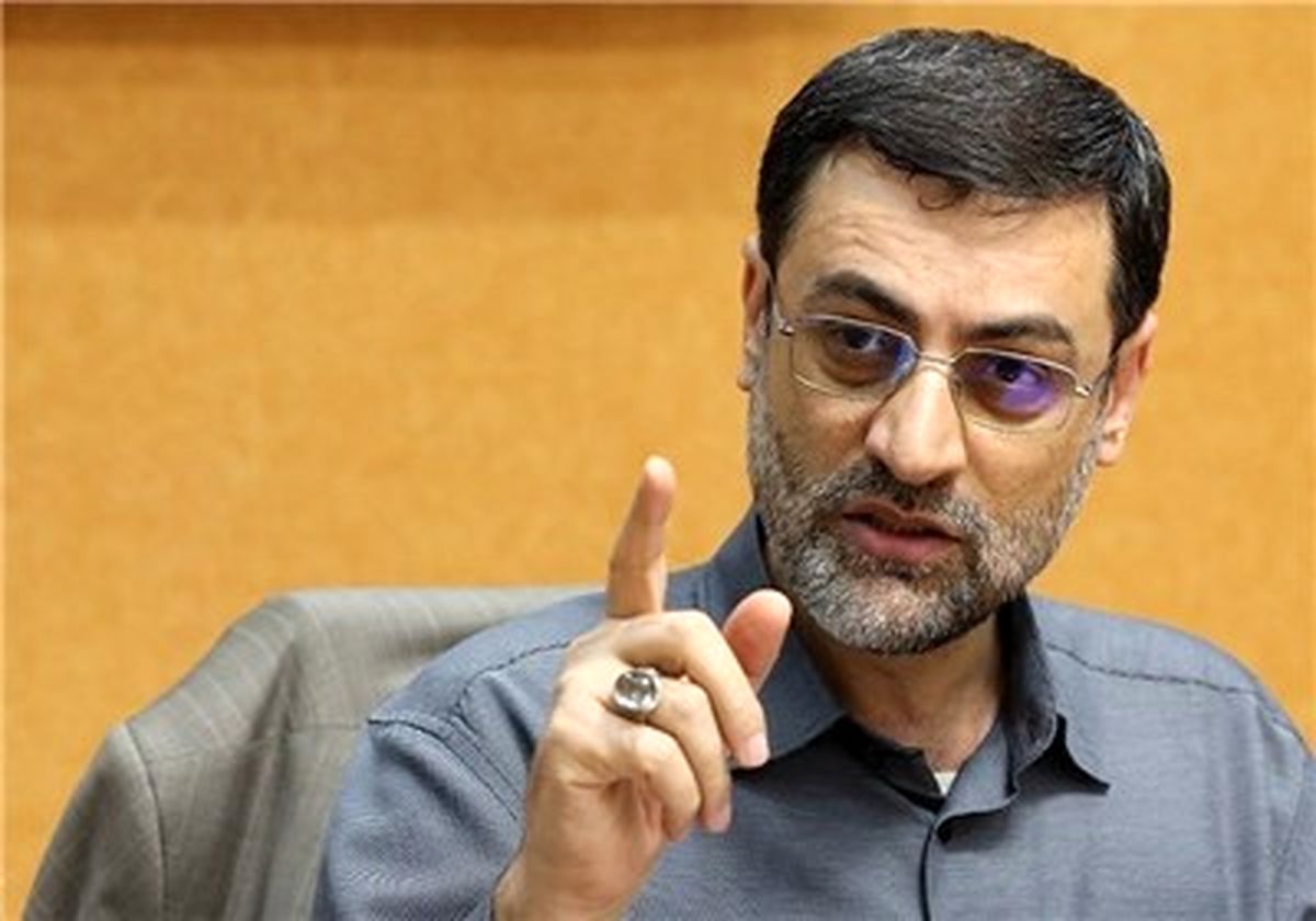 مدیرعامل بانک ورشکسته رفاه به چه حقی حقوق نجومی می‌گرفت/حاتم بخشی‌ها غیرقابل قبول است