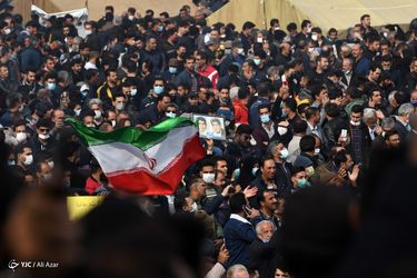 نصف جهان، زاینده رود را فریاد زد