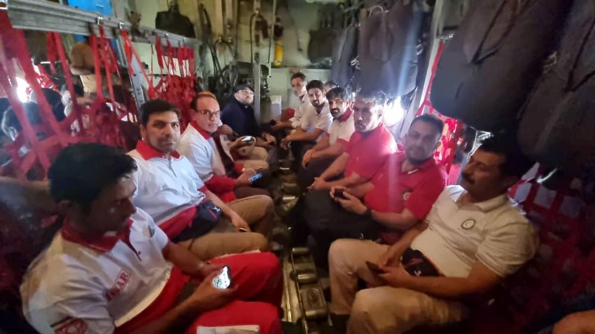 اعزام نخستین گروه امدادگران متخصص هلال‌احمر به افغانستان 