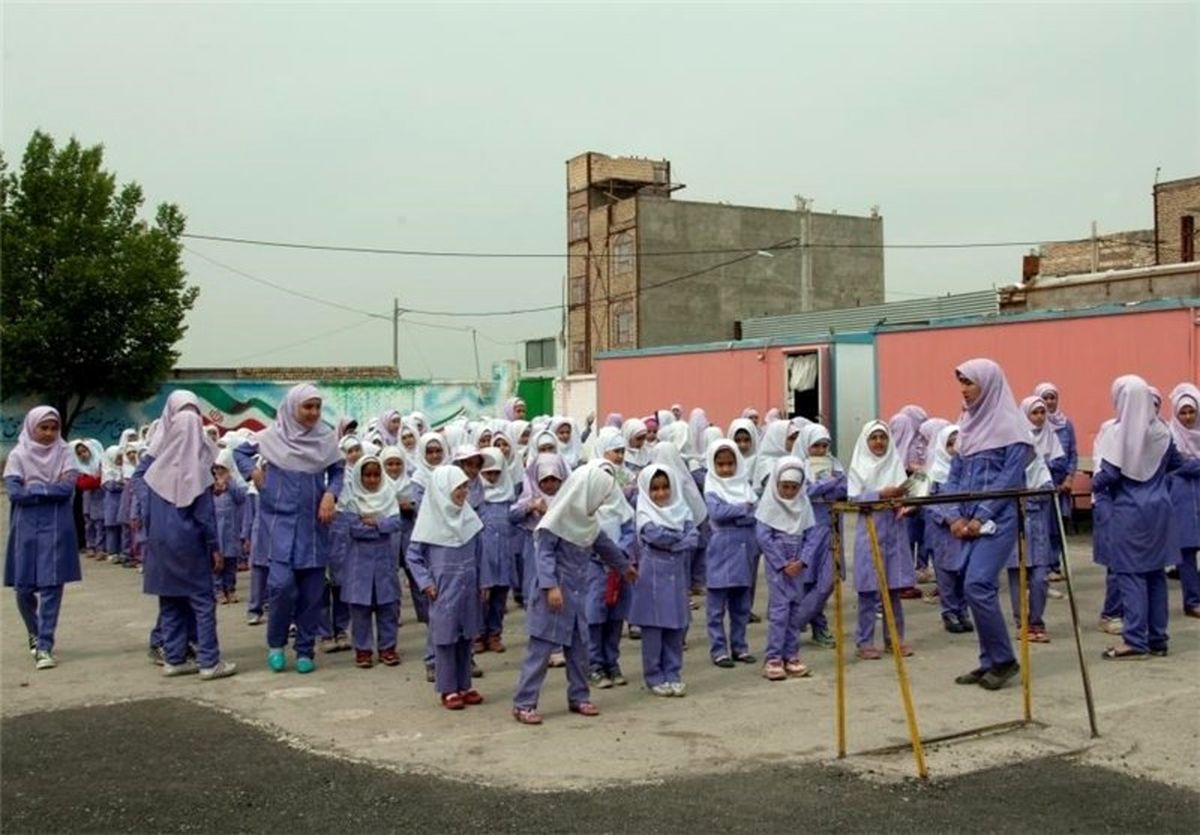 هیچ‌ یک از مدارس استان لرستان فردا تعطیل نیست‌ 