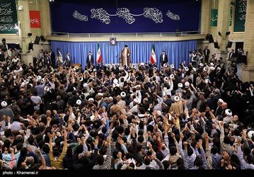 دیدار مقام معظم رهبری با اقشار مردم