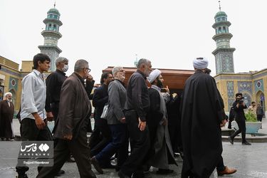 تشییع همسر آیت‌الله جوادی آملی در قم/گزارش تصویری