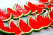 
طرز تهیه انواع ژله هندوانه‌ای برای شب یلدا/ تصاویر
