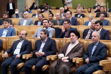 تقدیر از صادر کننده‌های برتر با حضور رئیسی/گزارش تصویری