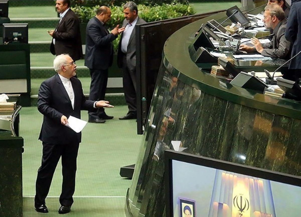 احضار ظریف به مجلس/ نمایندگان در انتظار شفاف سازی وزیر امور خارجه