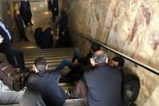 شهروندان و اهالی رسانه در متروی مصلی حبس شدند