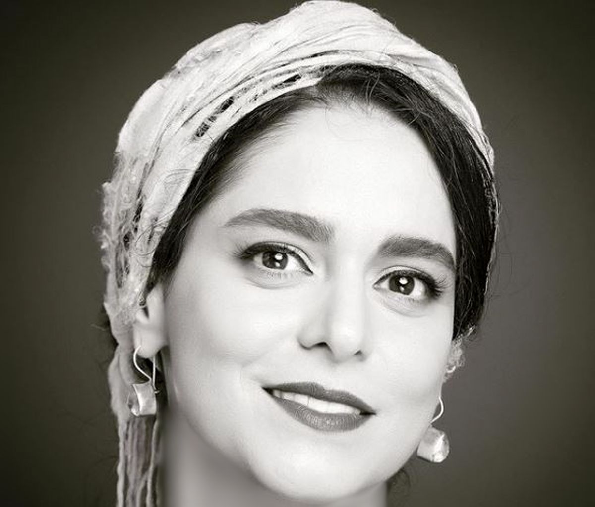 خاطره بازی غزل شاکری با عکس مادرش در فیلم گلنار /عکس