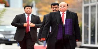  رئیس جمهور فراری یمن قدرت را واگذار کرد 