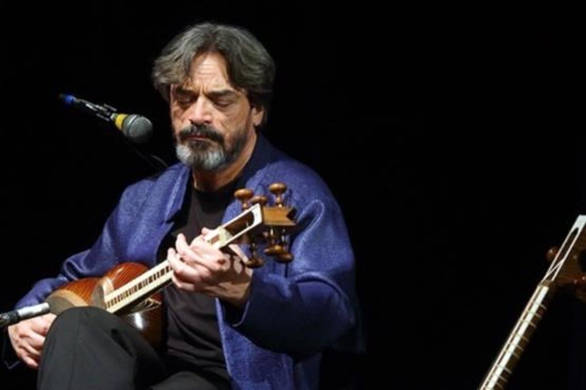 اجرای "غم نومه فریدون" توسط یک آهنگساز