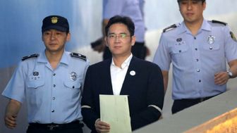 مدیر ارشد سامسونگ به دو سال و نیم زندان محکوم شد