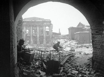 n00189947-r-b-008