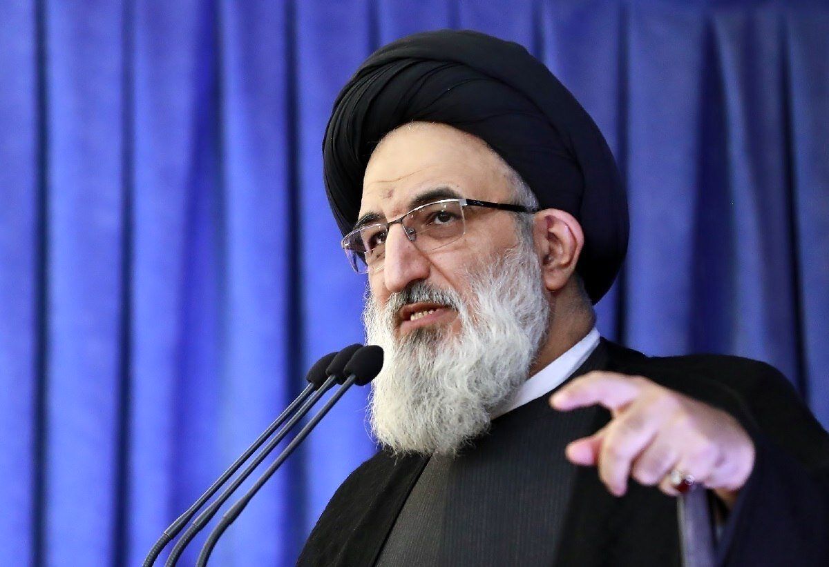 هشدار خطیب جمعه کرج/ اگر داخل کشور کسی خواسته‌های دشمن را در مصاحبه یا کلیپ بیان کند، پیاده‌نظام دشمن است