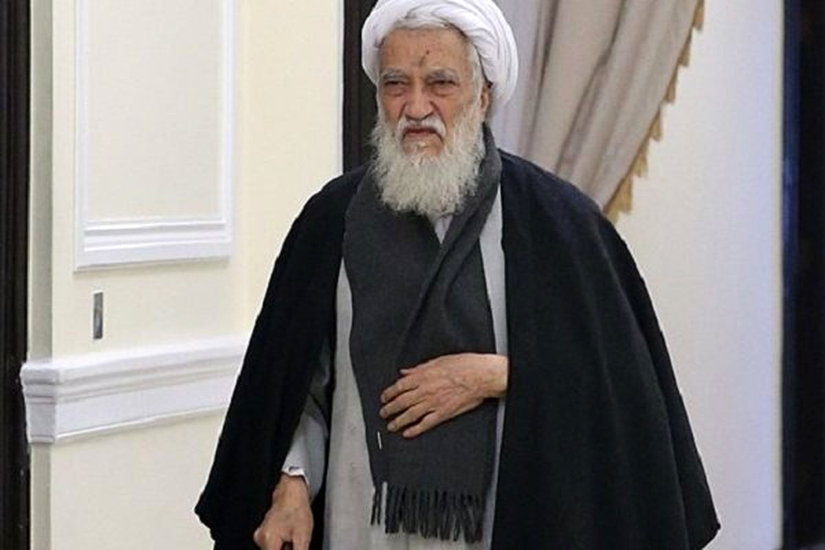 آیت‌الله موحدی‌کرمانی: مسئولان به رفع مشکلات معیشتی همت کنند
