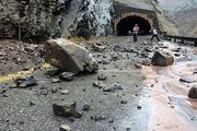 مسدود شدن جاده چالوس به دلیل بارش باران شدید
