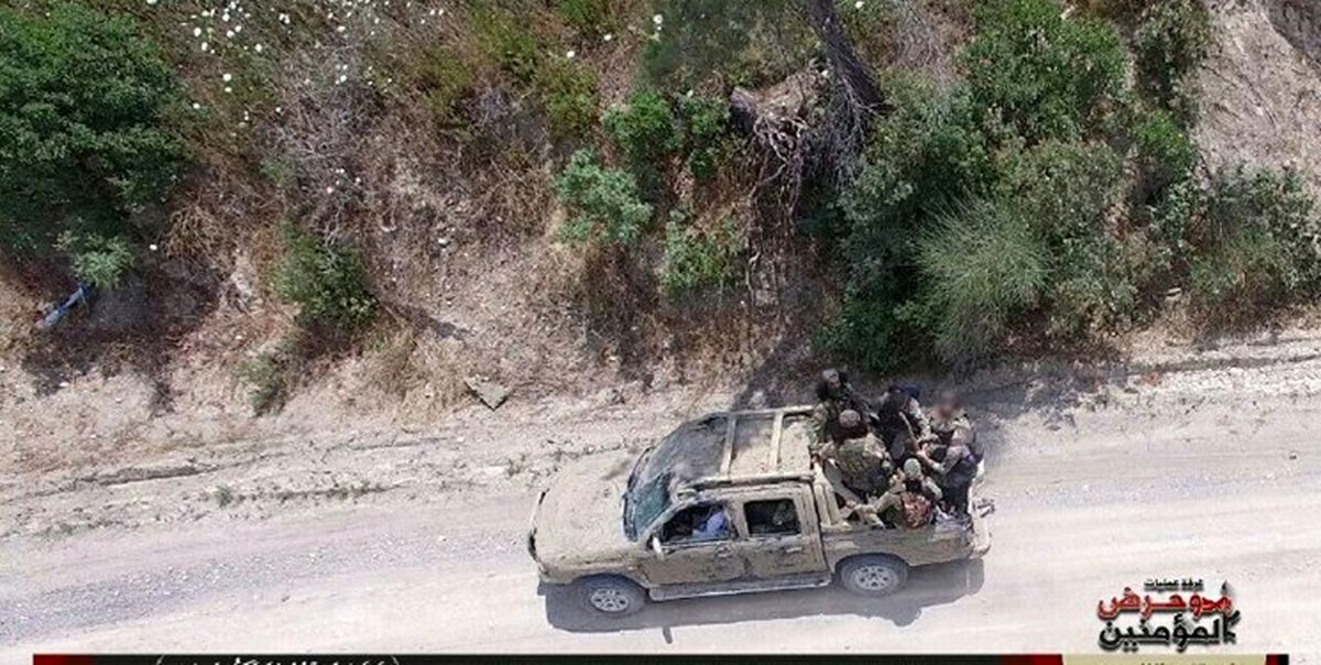 تیر تروریست‌های جبهه النصره به سنگ خورد