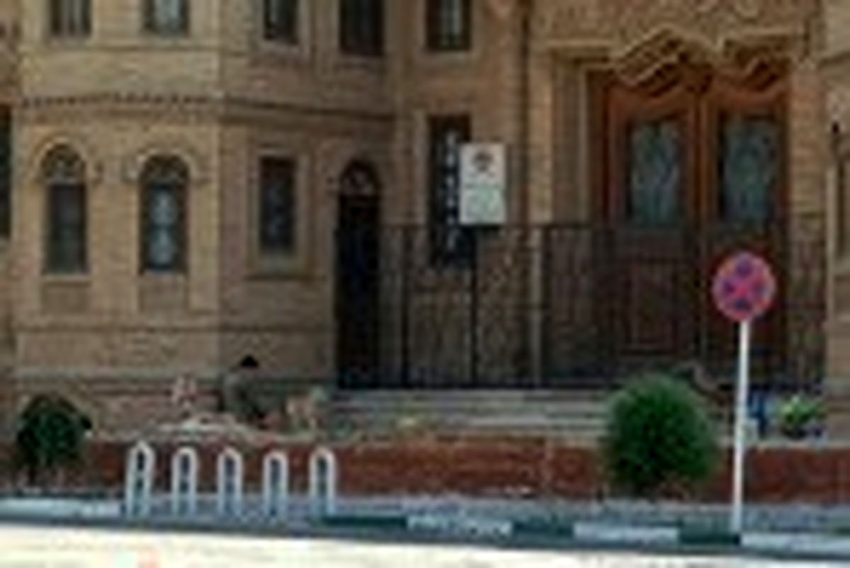  از بستن خیابان مردم توسط مجلس کوتاه نمی‌آییم