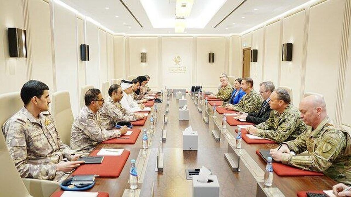 دیدار فرمانده سنتکام آمریکا با مقامات کشور نزدیک ایران