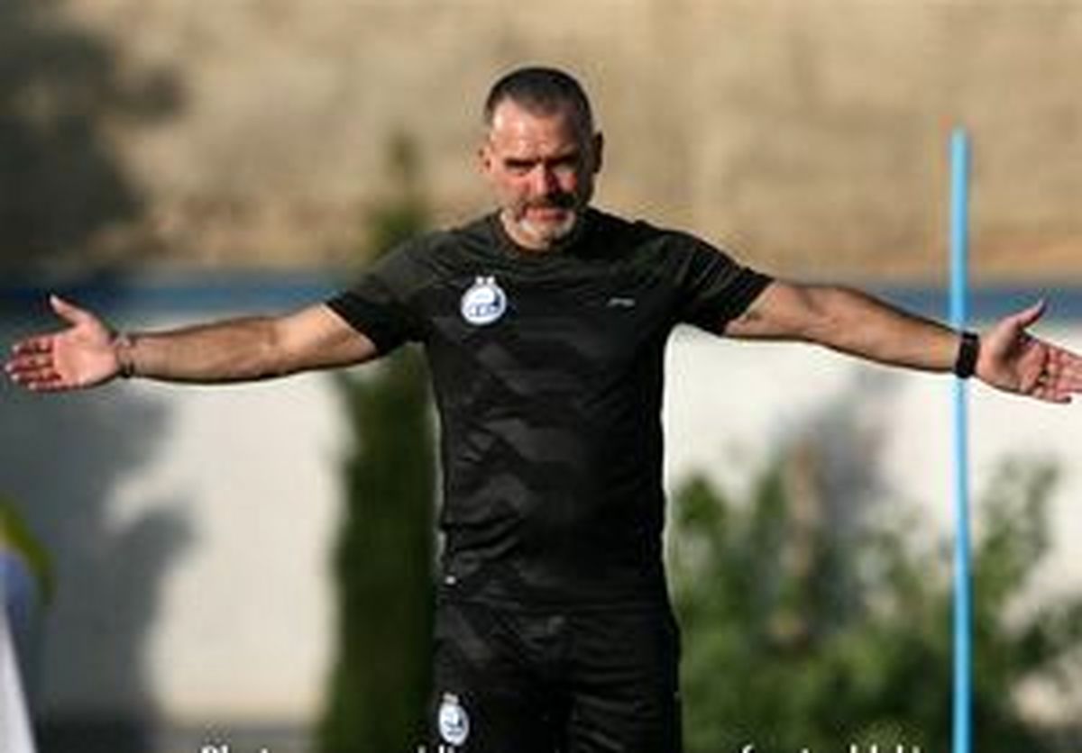 مربی استقلال جدا نمی شود