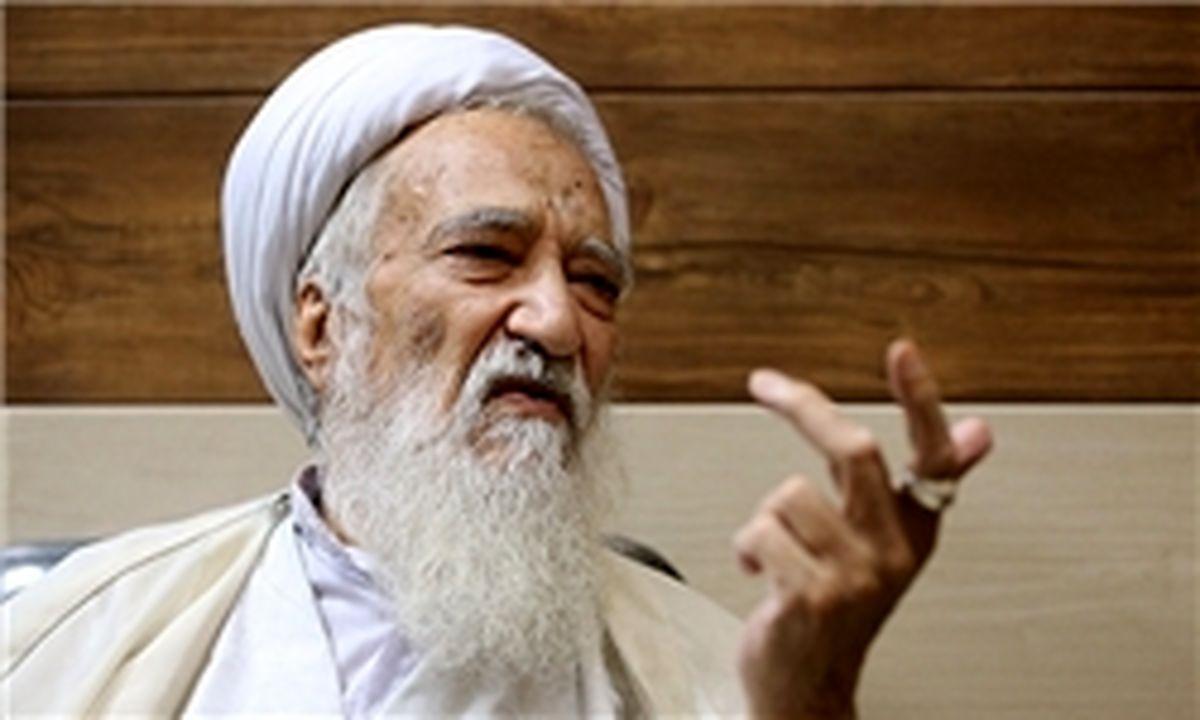 آیت‌الله موحدی کرمانی: آقای رئیسی کاملاً مورد تأیید ماست