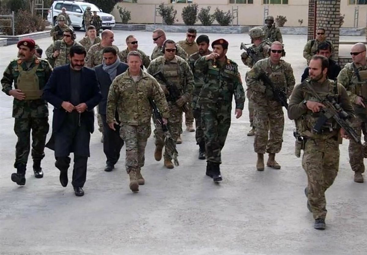 استقبال از فرمانده ناتو و نظامیان آمریکایی با حمله راکتی به غزنی