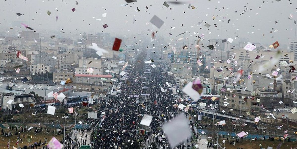 مردم تهران جشن ۴۰ سالگی انقلاب را زیر باران گرفتند/ پرشکوه‌ترین حضور برای ثبت در تاریخ