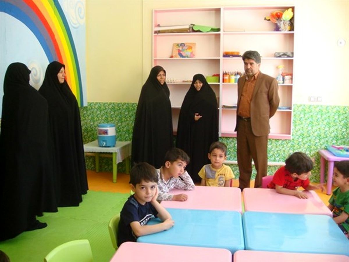 
7 بانوی خدابنده ای با افتتاح کارگاه عروسک سازی و قالی بافی توانمند شدند+تصاویر