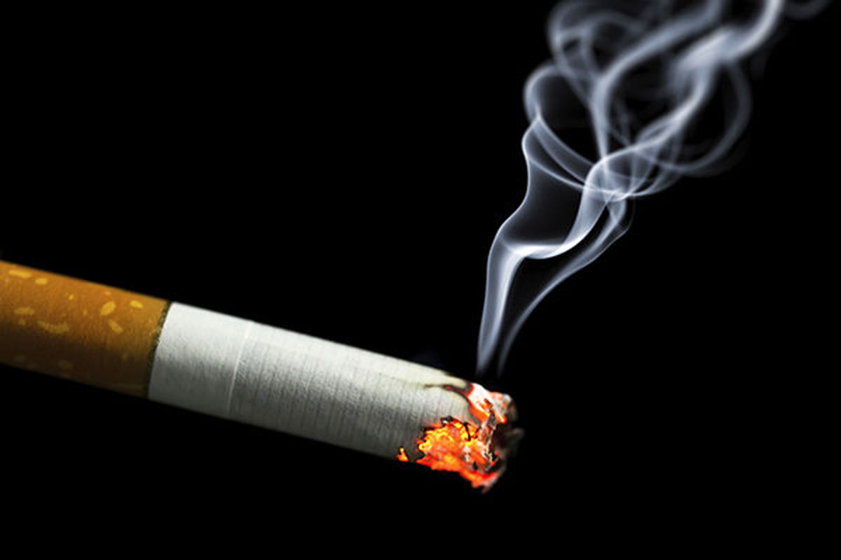 سیگار کشیدن روزه را باطل می‌کند یا نه؟