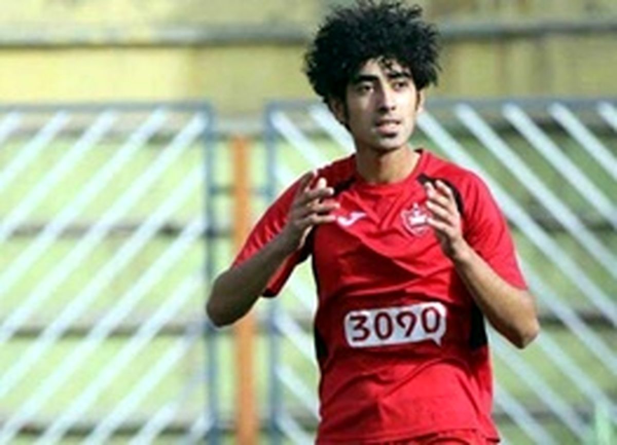 بازیکن پرسپولیس: لقب پرنده به شجاع خلیل زاده می آید