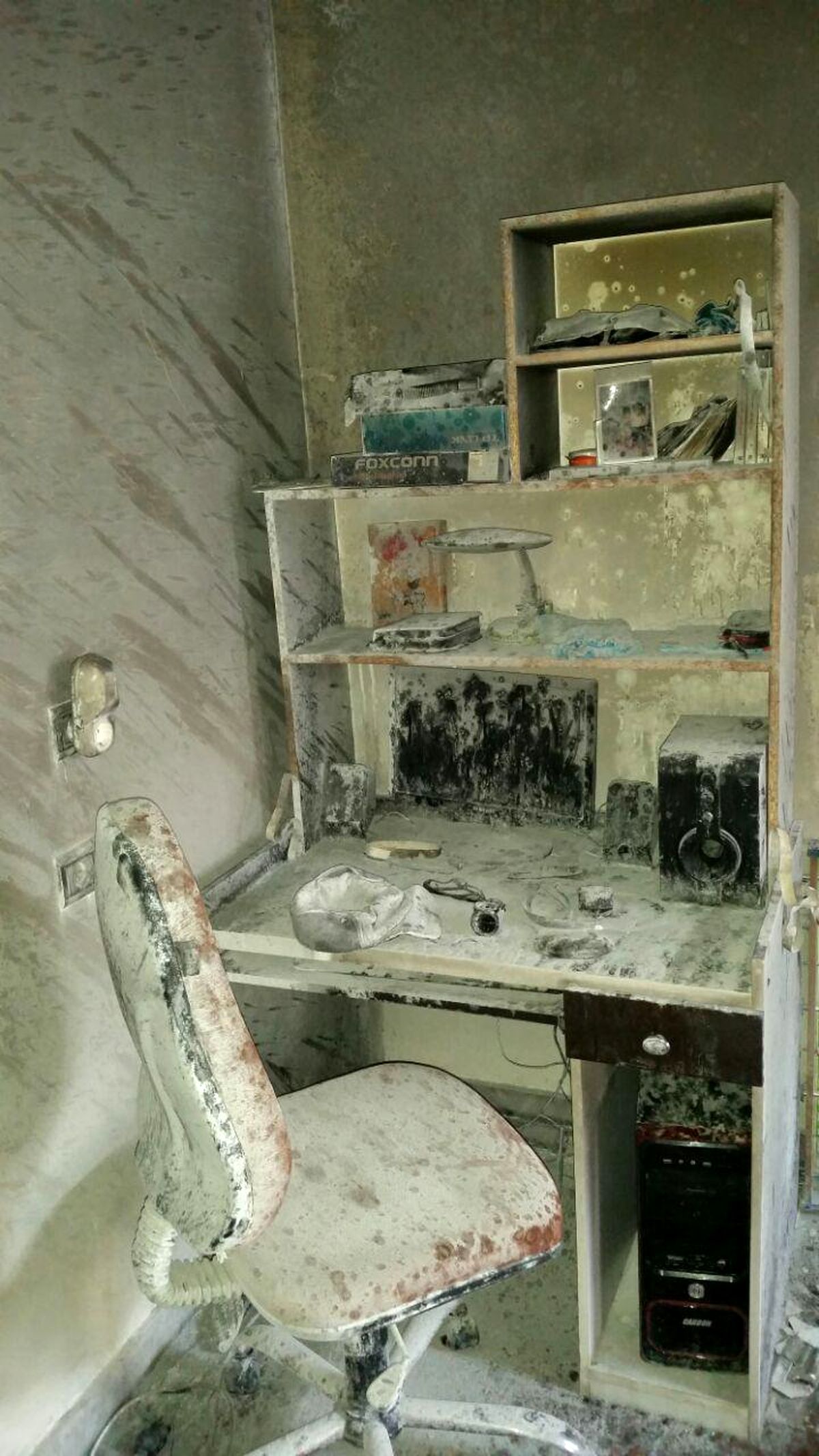 کاغذ
نیمه سوخته خانه را به آتش کشید+ تصاویر

