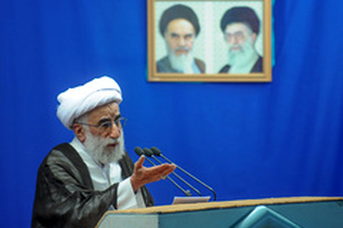 اقامه نماز جمعه تهران به امامت جنتی