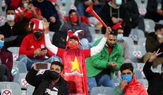 پای تماشاگران چه زمانی به استادیوم باز می‌شود؟