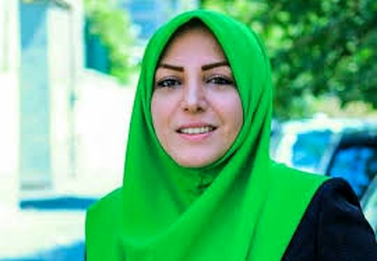 شجاعت خانم مجری دربرابر «کرونا»/ عکس
