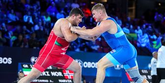 فیلم اهدای مدال طلا به محمد هادی ساروی و یوسفی