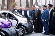 رانندگی آقای رئیس جمهور با ماشین برقی+تصاویر