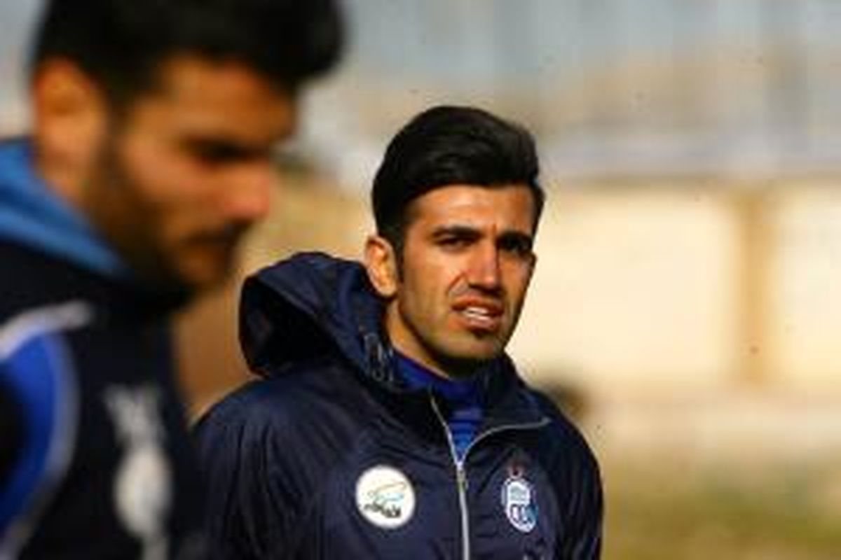 هافبک استقلال از لیست مظلومی خط خورد