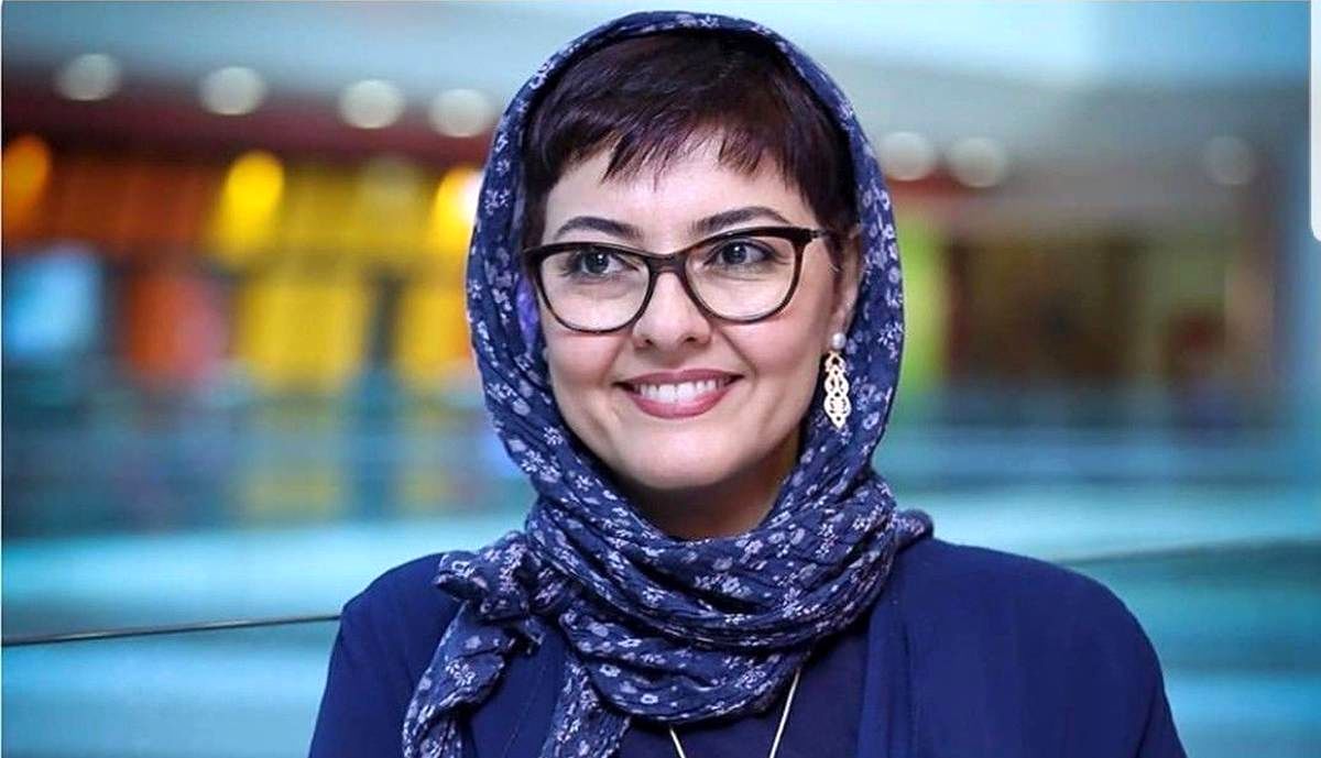 آناهیتا همتی بعد از ازدواجش سر خاک خواننده لس آنجلسی حاضر شد!