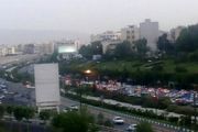 برخورد تریلر با ۱۴ خودرو در اتوبان امام علی