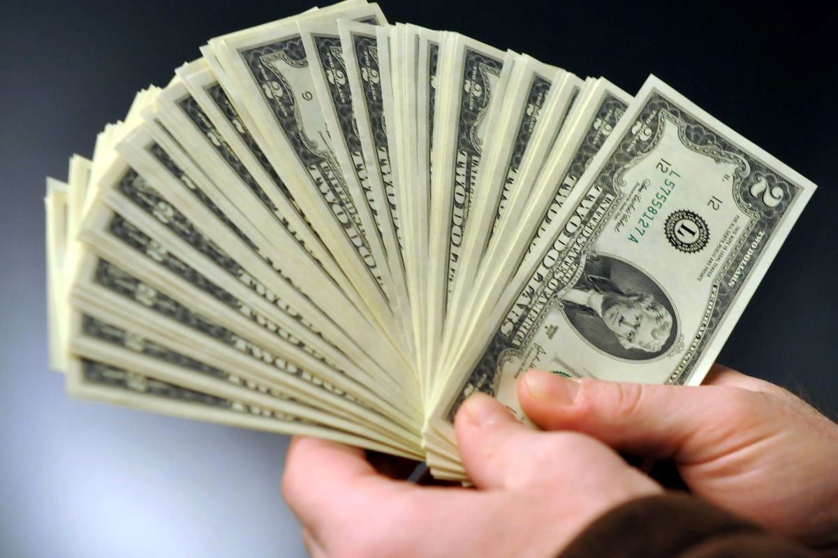  ثبات دلار و کاهش قیمت یورو