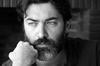 به بهانه تولد 49 سالگی «پارسا پیروزفر»؛ ستاره بی حاشیه سینمای ایران+ فیلم