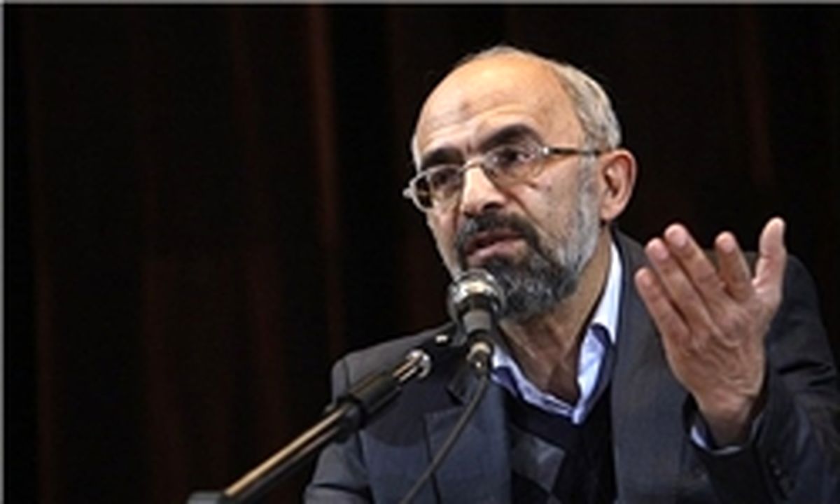 کسانی که با هدف بالا بردن هزینه حاکمیت در انتخابات آمده اند را به مردم معرفی کنید